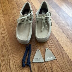 Clarks Originals Wallabee Moccasins in Light Tan